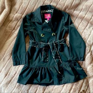 Stylish black tench rain coat. Like new.